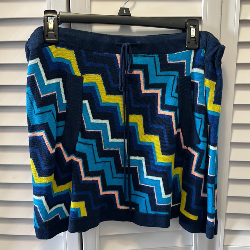 Mini skirt with a retro design